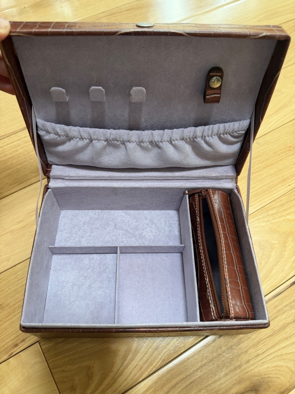 Brown Croc-Leather Women’s Travel Jewelry & Accessory Case